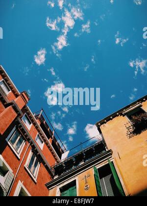 L'Italia, Venezia, Sky sugli edifici Foto Stock