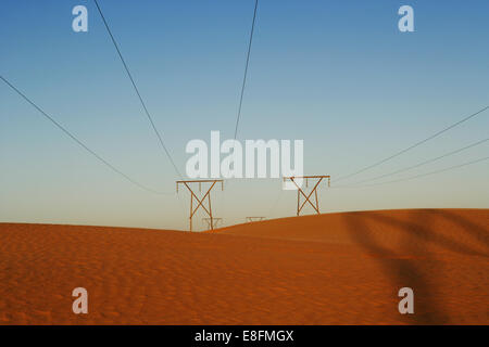 Linee elettriche nel deserto, Namibia Foto Stock