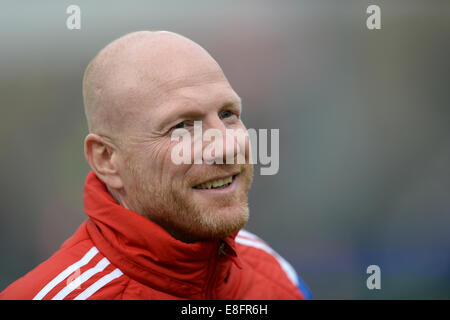 Unterhaching, Germania. Il 6 ottobre, 2014. Monaco di Baviera sport direttore Matthias Sammer durante la birreria Paulaner Cup 2014 finale tra FC Bayern Monaco di Baviera e il ventilatore del team 'Paulaner Traumelf' a Alpenbauer Sportpark in Unterhaching (Baviera), Germania, 06 ottobre 2014. Credito: dpa picture alliance/Alamy Live News Foto Stock