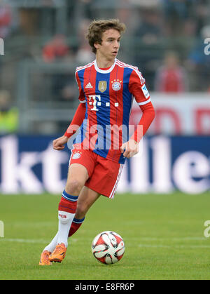 Unterhaching, Germania. Il 6 ottobre, 2014. Monaco di Baviera è Gianluca Gaudino in azione durante la birreria Paulaner Cup 2014 finale tra FC Bayern Monaco di Baviera e il ventilatore del team 'Paulaner Traumelf' a Alpenbauer Sportpark in Unterhaching (Baviera), Germania, 06 ottobre 2014. Credito: dpa picture alliance/Alamy Live News Foto Stock