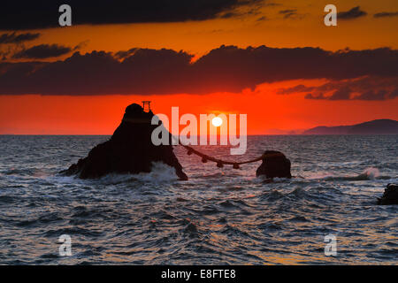 Il marito e la moglie Rock, Futami, Prefettura di Mie, Giappone Foto Stock