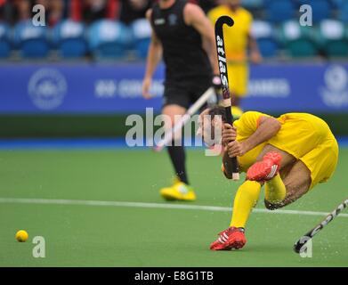 Ramandeep Singh (IND). Nuova Zelanda (NZL) v dell'India (IND). Mens semi-finale. Hockey. Glasgow National Hockey Center di Glasgow, Scotla Foto Stock