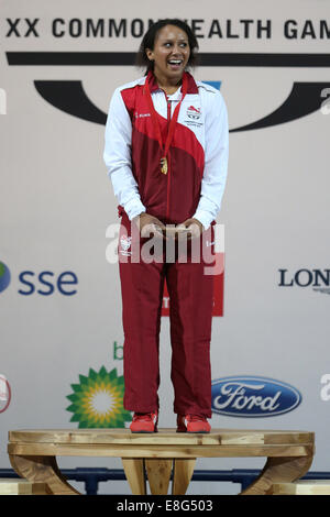 Medal Cermony. Zoe Smith (ITA) vince la medaglia d'oro. Sollevamento pesi - Womens 58kg GRUPPO A - SECC - Glasgow, Scozia - 260714 Foto Stock