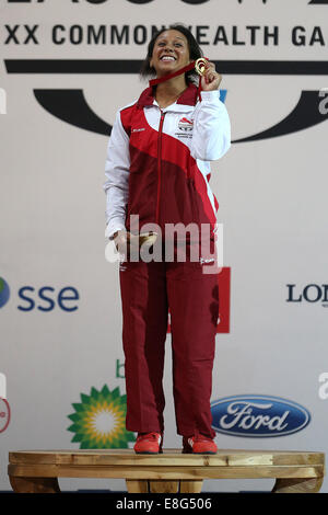 Medal Cermony. Zoe Smith (ITA) vince la medaglia d'oro. Sollevamento pesi - Womens 58kg GRUPPO A - SECC - Glasgow, Scozia - 260714 Foto Stock