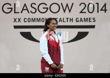 Medal Cermony. Zoe Smith (ITA) vince la medaglia d'oro. Sollevamento pesi - Womens 58kg GRUPPO A - SECC - Glasgow, Scozia - 260714 Foto Stock