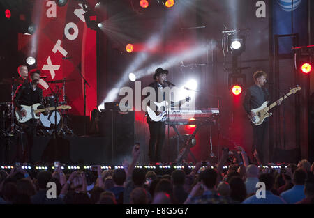 Hollywood, California, USA. 6 Ottobre, 2014. Inglese del gruppo rock Rixton giocato Jimmy Kimmel Live! Sul palco di Hollywood di lunedì 6 ottobre 2014. Credito: David Bro/ZUMA filo/Alamy Live News Foto Stock