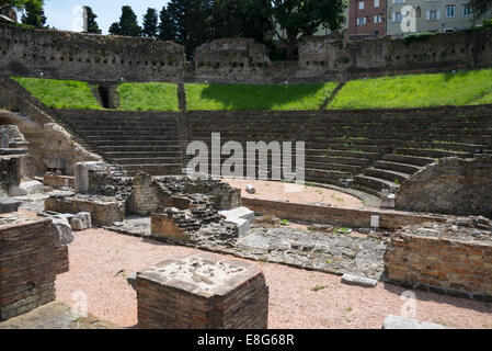 Anfiteatro romano di antiche rovine, Trieste, Italia. Foto Stock