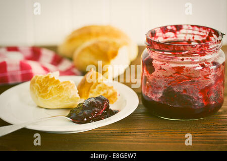 La confettura di frutti in cucchiaio Foto Stock