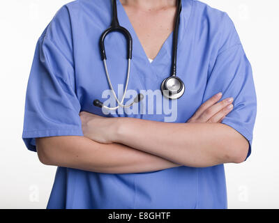 Giovane medico / infermiere / studente di medicina Foto Stock