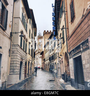 Italia, Toscana, Poggibonsi, piovosa giornata sulle strade Foto Stock