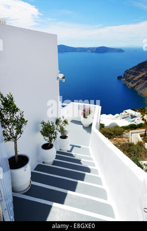 Il staicase in casa e vista mare - Santorini Island, Grecia Foto Stock