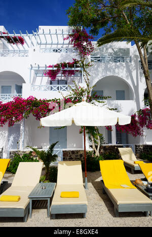 Costruzione di hotel in tradizionale stile greco - Santorini Island, Grecia Foto Stock