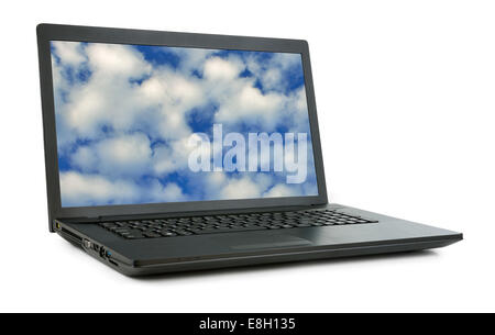 Computer portatile con immagine del cielo. Isolato su sfondo bianco Foto Stock