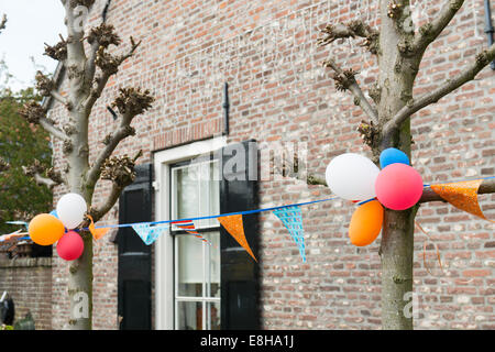 Palloncini e bandiere per kingsday in Olanda Foto Stock