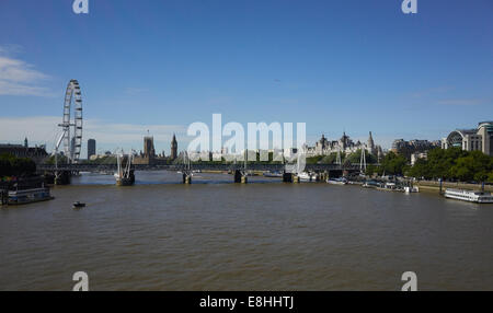 Londra, la vista dal ponte di Waterloo guardando ad ovest Foto Stock