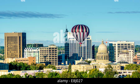 Mongolfiera galleggia sul Idahos città capitale Foto Stock