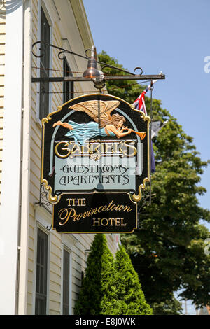 Segno su un piccolo hotel in a Provincetown, Massachusetts, STATI UNITI D'AMERICA Foto Stock