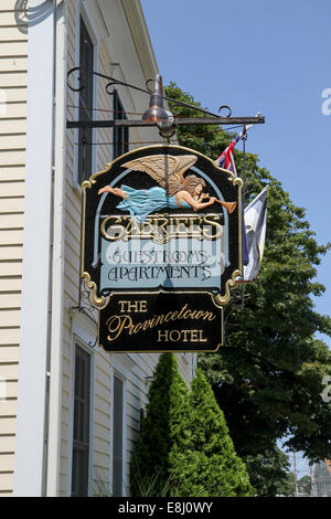 Segno su un piccolo hotel in a Provincetown, Massachusetts Foto Stock
