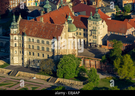 Vista aerea, Schloss Güstrow Castello, Güstrow, Meclemburgo-Pomerania Occidentale, Germania Foto Stock