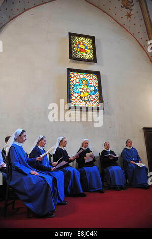 Festival protestante a Strasburgo, in Francia la preghiera con il Reuilly Deaconess monache protestanti Foto Stock