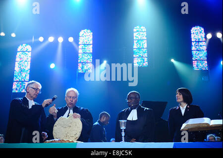 Festival protestante di Strasburgo, Francia celebrazione ministri Bernard Sturny, Claude Baty, Majira Bulangalire & Danile principali Foto Stock