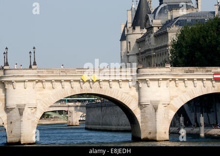 Il più antico ponte di Parigi : le Pont Neuf. Foto Stock