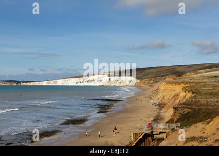 Soleggiata giornata autunnale affacciato sulla Baia di Compton sull'Isola di Wight, England, Regno Unito Foto Stock