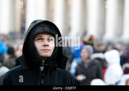 Giovane pellegrino. Incontro europeo della comunità di Taizé. Foto Stock