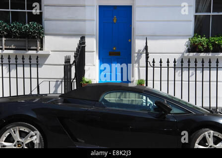 Lamborghini parcheggiata in Chelsea Street, London REGNO UNITO Foto Stock