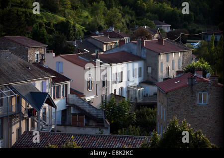 La Francia. Il piccolo villaggio di Creissels è un comune nel dipartimento di Aveyron nel sud della Francia vicino a Millau Foto Stock