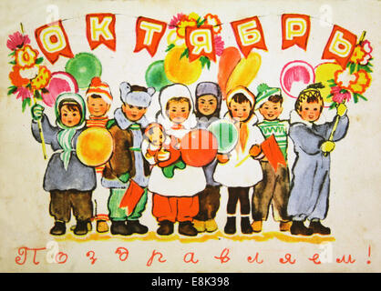 Dal 1 dicembre 2009 - Cartolina stampato in URSS mostra un gruppo di bambini che hanno messo il banner con la scritta ''onore di ottobre!'', 1962 © Igor Golovniov/ZUMA filo/ZUMAPRESS.com/Alamy Live News Foto Stock