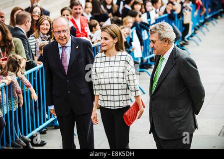 La regina Leticia presiede la tavola di raccolta del "giorno della piccola bandiera"8/10/2014 Foto Stock