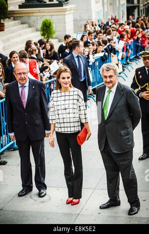 La regina Leticia presiede la tavola di raccolta del "giorno della piccola bandiera"8/10/2014 Foto Stock