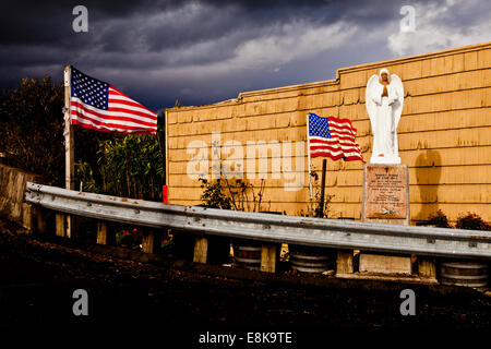 Statua commemorativa a Kenneth L. Reusser, il più decorato Marine aviatore, nella sua città natale di Cloverdale Oregon Foto Stock