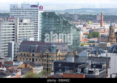 Vedute di Manchester lo skyline di formare Manchester Town Hall clock tower Foto Stock