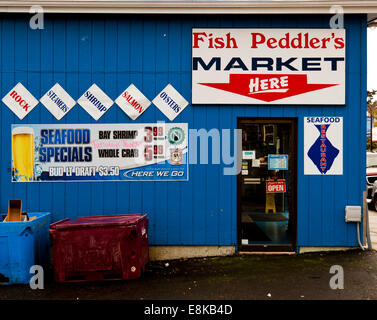 Pesce del mercato i venditori ambulanti di Newport, Oregon, Stati Uniti Foto Stock