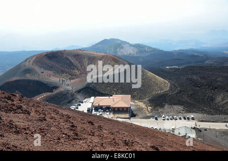 Rifugio Sapienza sul vulcano Etna Foto Stock