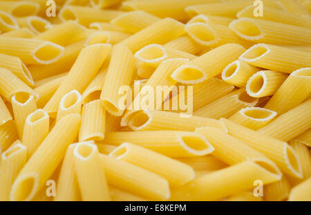 La preparazione di pasta alimentare secca Foto Stock