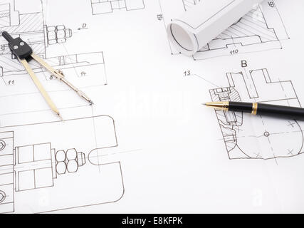 Bozza PROGETTO di disegno dell'industria dettaglio come il bullone vite con compassi ingegnere dello strumento di misura e la penna a sfera nero Foto Stock