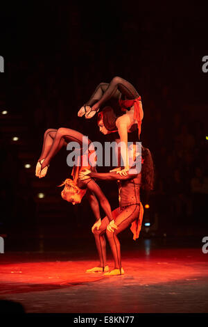 Ginnastica DTB Gymmotion gala 2013, gruppo acrobatico Trio Torime, Coblenza, Renania-Palatinato, Germania Foto Stock