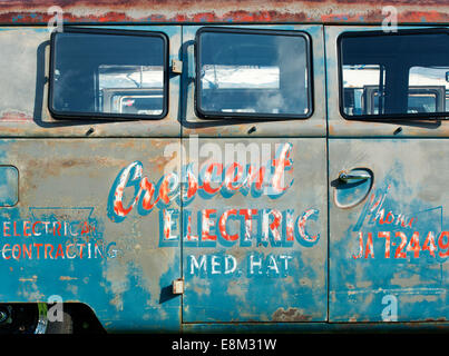 Rusty VW Rat Split Screen Volkswagen camper van a VW mostra. Inghilterra Foto Stock