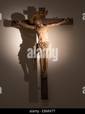 Padova, Italia - 10 settembre 2014: La Crocifissione dal presbiterio nella chiesa di st. Nicholas (chiesa di San Nicolo). Foto Stock