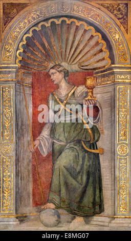 Padova, Italia - 8 Settembre 2014: l'affresco della fede il cardinale virtù nella cappella di Santa Maria della Carita da Dosso Dossi Foto Stock