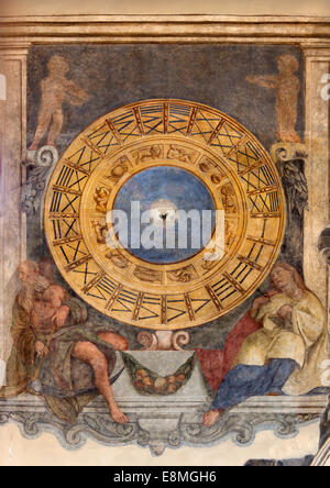 Padova, Italia - 9 Settembre 2014: l'affresco del clock e lo zodiaco nella chiesa di Santa Maria dei Servi da 15. cento. Foto Stock