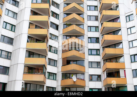 Edificio residenziale con balconi, Tiglio, Hannover, Bassa Sassonia, Germania, Europa Foto Stock