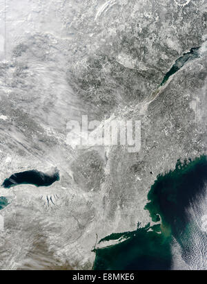 Febbraio 10, 2013 - vista satellitare del manto di neve che si estende dalla costa Est a Ovest oltre il Lago Ontario. Foto Stock