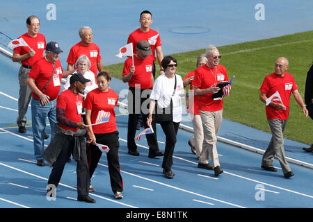 Tokyo, Giappone. Undicesimo oct, 2014. Olympian, evento commemorativo del 1964 Tokyo Olimpici e Paralimpici 50 anni Memorial week è tenuto a Komazawa Athletics Stadium, Tokyo, Giappone. © AFLO SPORT/Alamy Live News Credito: Aflo Co. Ltd./Alamy Live News Foto Stock