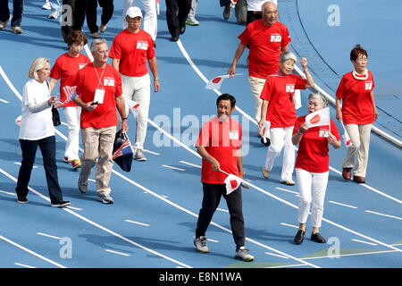 Tokyo, Giappone. Undicesimo oct, 2014. Olympian, evento commemorativo del 1964 Tokyo Olimpici e Paralimpici 50 anni Memorial week è tenuto a Komazawa Athletics Stadium, Tokyo, Giappone. © AFLO SPORT/Alamy Live News Credito: Aflo Co. Ltd./Alamy Live News Foto Stock