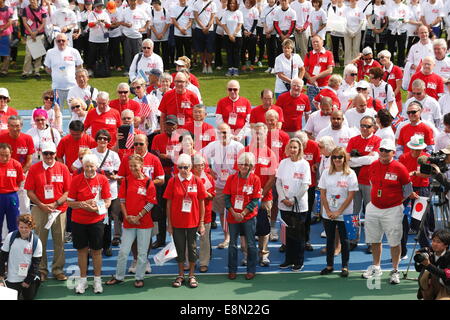 Tokyo, Giappone. Undicesimo oct, 2014. Olympian, evento commemorativo del 1964 Tokyo Olimpici e Paralimpici 50 anni Memorial week è tenuto a Komazawa Athletics Stadium, Tokyo, Giappone. © AFLO SPORT/Alamy Live News Credito: Aflo Co. Ltd./Alamy Live News Foto Stock