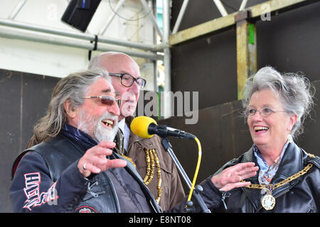 Brighton, Regno Unito. Xii Ottobre, 2014. La carità Brightona Cuore Fondazione Festival a Madera Drive in Brighton, Sussex UK Credit: Paolo Briden/Alamy Live News Foto Stock